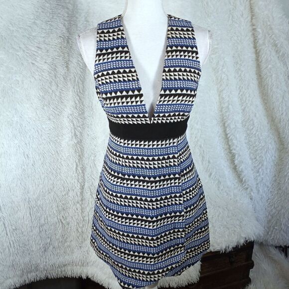BCBGENERATIONS BLUE & BLACK STRIPED JACQUARD DRESS SZ.8 EUC - Picture 3 of 10